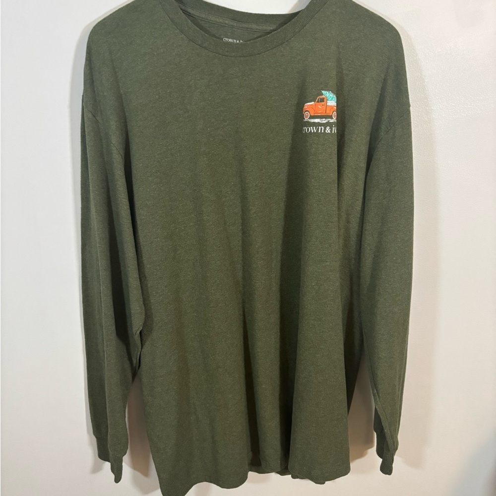 Crown & Ivy Farm Fresh Christmas Trees XL Tall Green Long Sleeve Holiday Tee